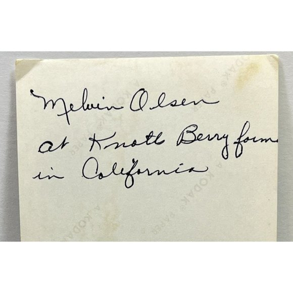 Knotts Berry Farm Found Photo Ghost Town Calico Belles Cecelia Marilyn Bench 50s - Picture 5 of 7